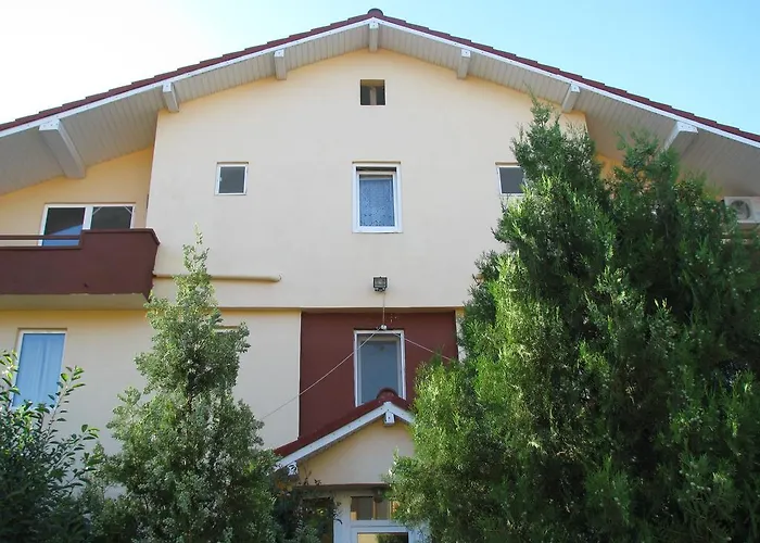 Gasthuis Pensiunea Karelia 3*